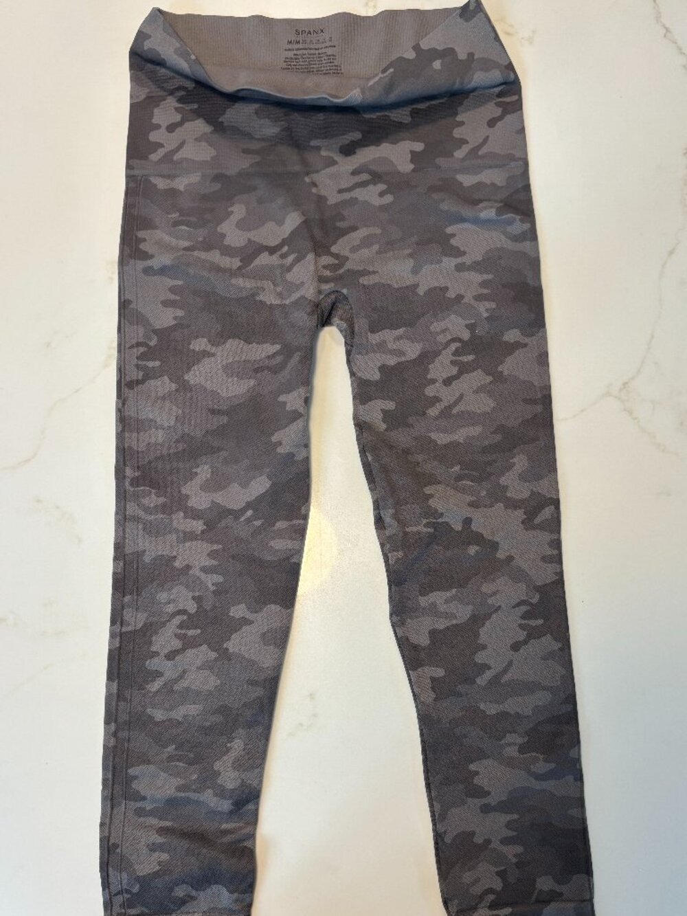 Brand new SPANX camo leggings / tights - Sz M